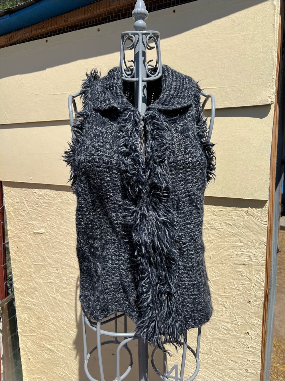 Banana Republic Alpaca and Wool Cozy Charcoal Italian yarn Vest Medium